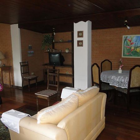 Casa Em Condominio Privado Campos do Jordão Exteriör bild